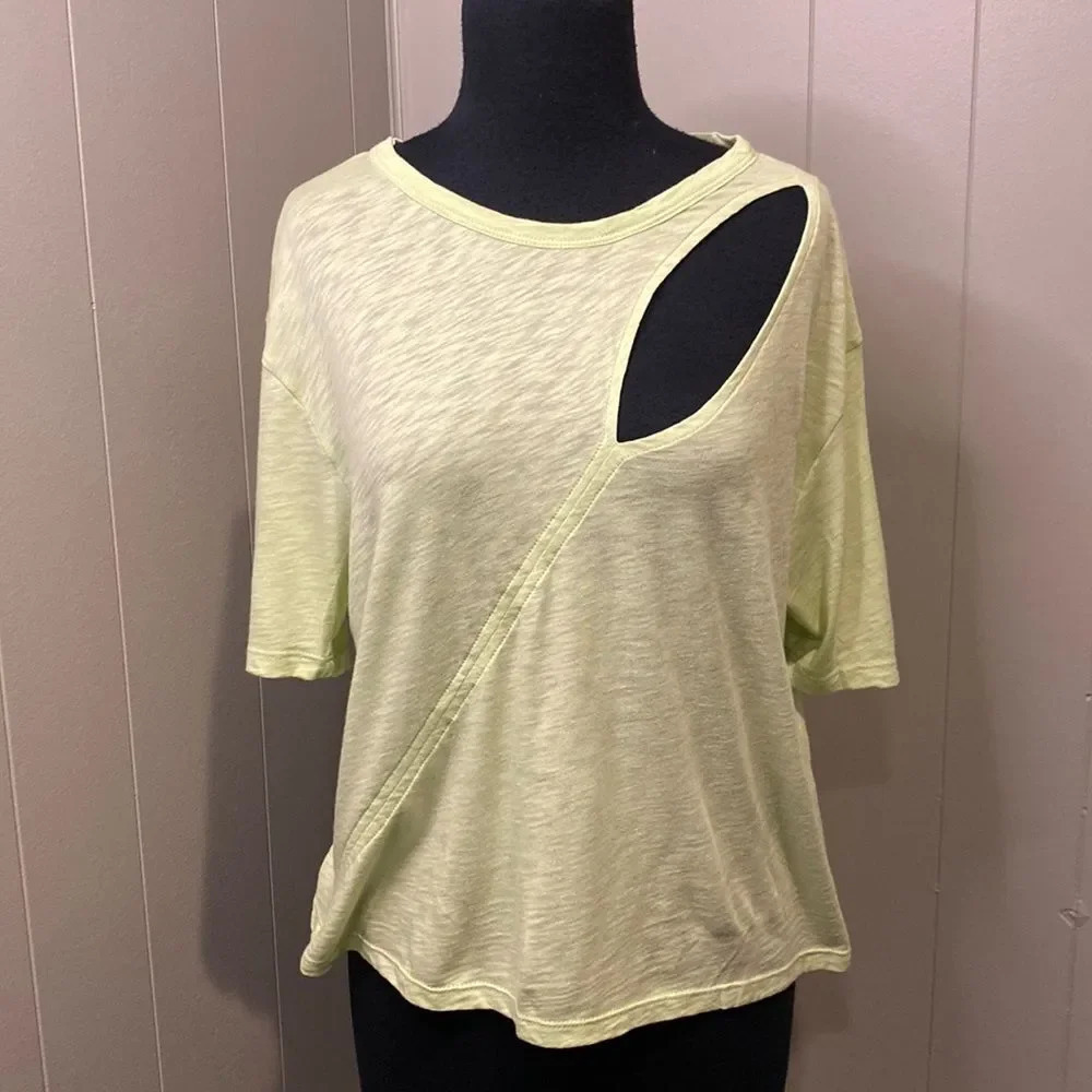 NWOT Elan Medium Lime-green T-Shirt Chest Cutout